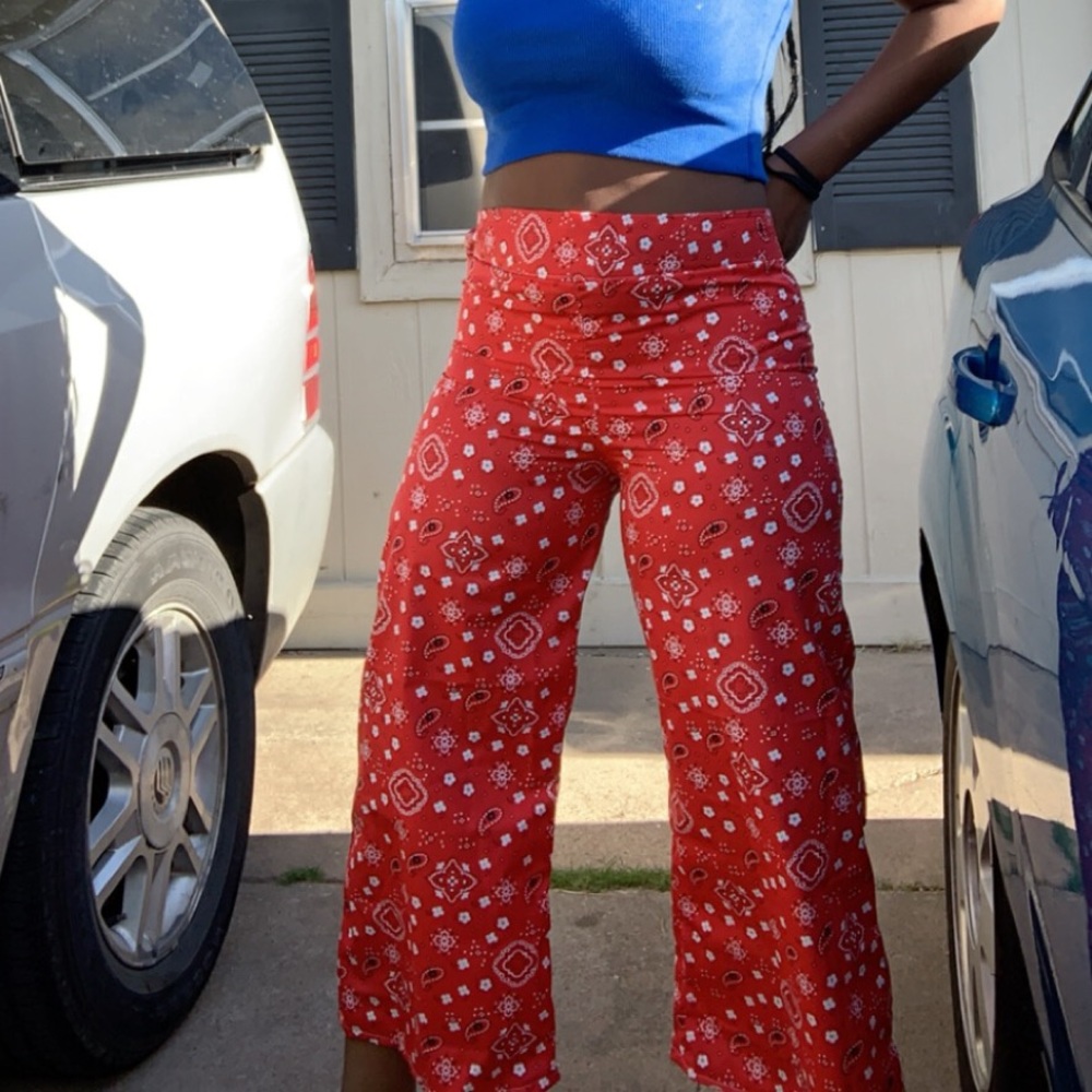 Bandanna printed bell bottom pants